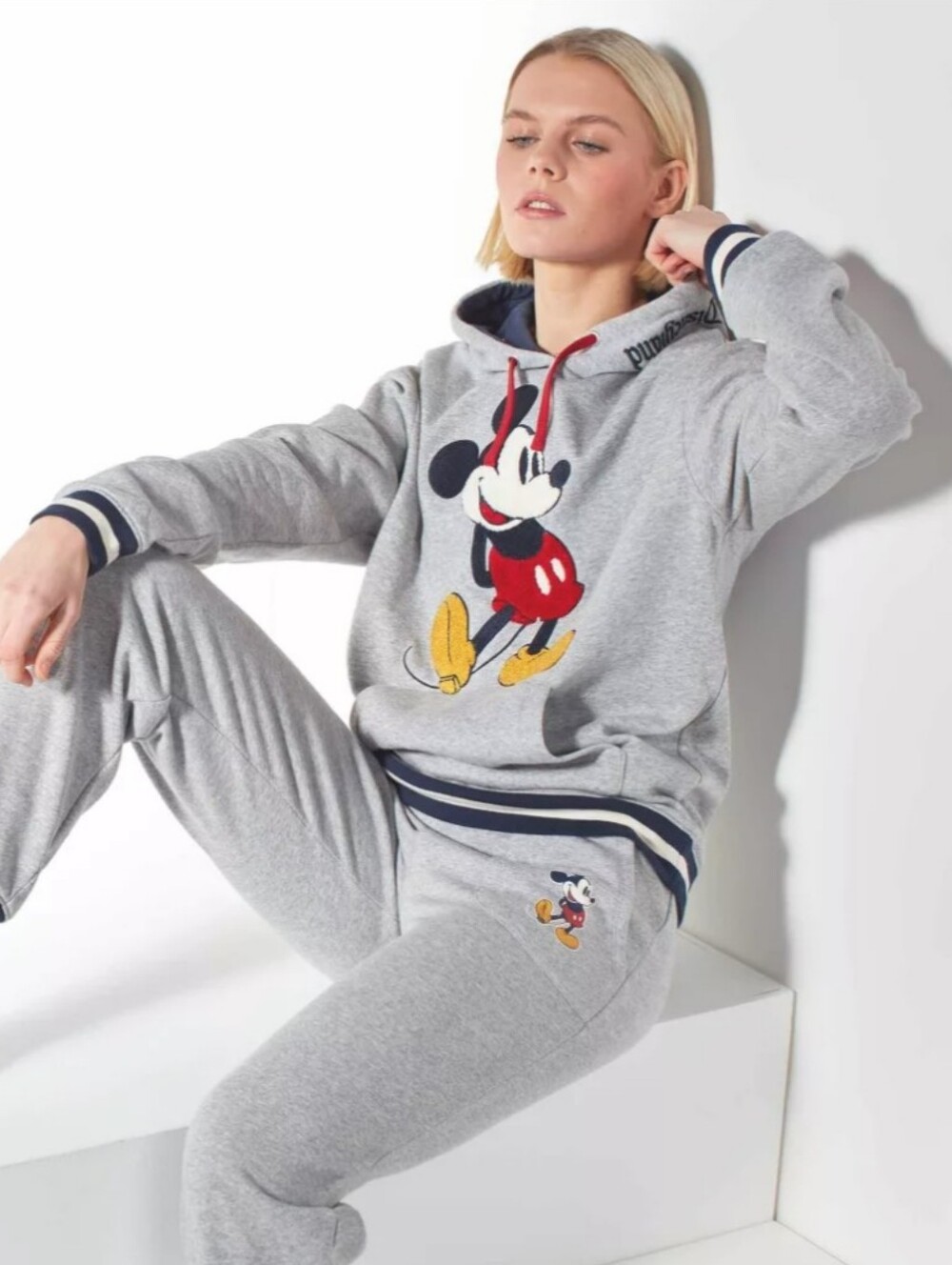 NEW! Disney Original Mickey Hoodie Size XS
